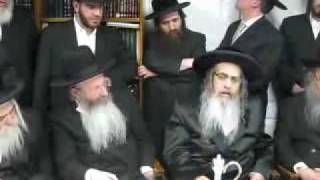 Satmar Rebbe Visits Home of RMalkiel Kotler for Asra Kadisha Asifa Lakewood [upl. by Beatty]