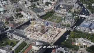 Umgestaltung des Schlossplatz durch die Baustelle zum Neubau des Humboldt  Forums in Berlin  Mitte [upl. by Enamrahc]