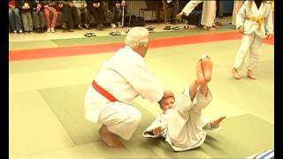 Judo  Un maître japonais à Lannion [upl. by Elisabet908]