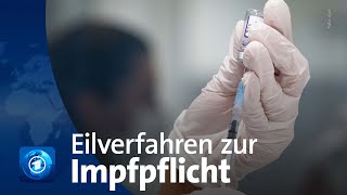 Bundesverfassungsgericht lehnt Antrag gegen Impfpflicht in der Pflege ab [upl. by Airotnes]