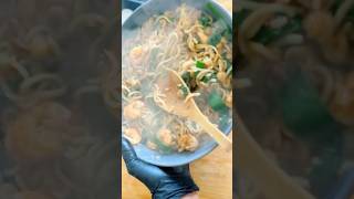 Nouilles 🍜 Sautées aux crevettes 🍤 [upl. by Ylaek]