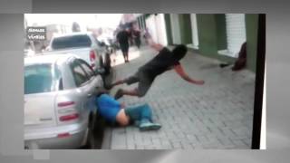 borrachos peleando en la calle [upl. by Etteniotnna]