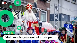 Ondanks regen duizenden kinderen bij intocht Sinterklaas [upl. by Ejrog]