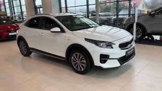 Kia XCEED MY2022  Deluxe White  InteriorampExteriorampzegary  walk around  4K [upl. by Amorette]