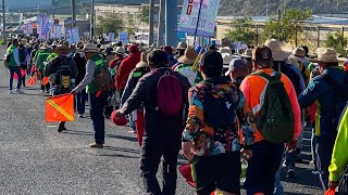 Peregrinos varones salieron este domingo de Querétaro a la Basílica de Guadalupe [upl. by Norri640]