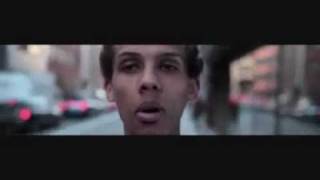 Stromae  Alors on danse official vidéoclip Lyrics Haut du clip seulement [upl. by Myrtle567]