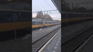 Dubbele ICM intercity komt binnen op het station van Deventer [upl. by Ashatan]