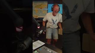 Het SPOOKT in de STUDIO Oh mijn god 😂👻  Radio Veronica [upl. by Sidnala]