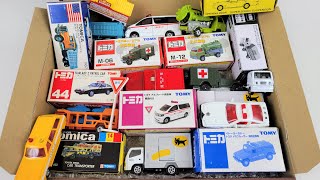 トミカ「働く車」のミニカーを箱に戻す☆しかし、１台だけトミカではありません！Only one is not a Tomica minicar working car [upl. by Nassah570]