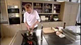 How to Prepare Perfect Scrambled Eggs Breakfast according to Gordon Ramsey [upl. by Sylvia985]