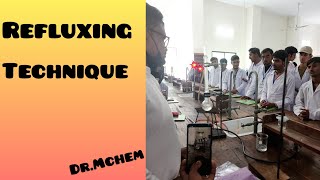 Refluxing technique DrMchem organic reflux universityofsindh [upl. by Nordna]