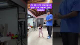 Los feria Así es como se prepara para que saquen foto Isabella humor amor adrilatina [upl. by Natsreik]