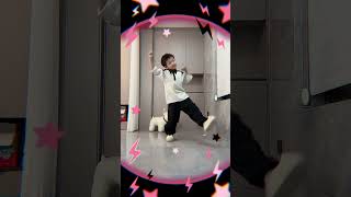 apt 🙋‍♂️This Song is Stuck in My Head🤣music dance dancingbaby kpop hiphop rosè brunomars [upl. by Earley78]