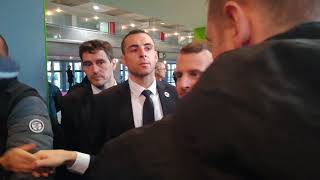 Macron accueilli au Salon de lagriculture [upl. by Gnehc]