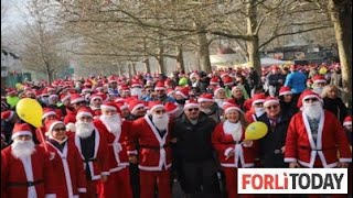 Camminata di Babbo Natale 2017 ForlìToday [upl. by Yhtomot]