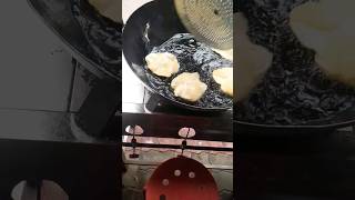 Chalo aj tiffin ki puri khate hai street food tiffins viral shorts poori food shorts [upl. by Naira]