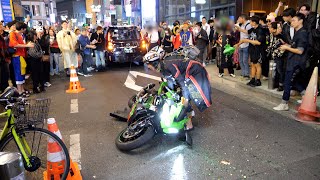 バイク事故の瞬間・渋谷ハロウィン2023  Motorcycle Wheelie Crash at Tokyo Shibuya Halloween 2023 10312023 [upl. by Brigg]