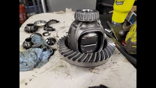 Spartan Locker Install In Dana 30 [upl. by Nnagrom]