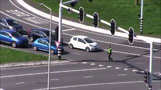 politie studenten regelen het verkeer met opfriscursus Capelseplein Capelle aan den IJssel [upl. by Damicke763]