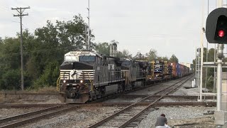 NS 4841 with an immaculate P5 leads NS 281 through Cordele GA 11924 [upl. by Theona679]