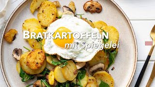 Bratkartoffeln mit Spiegelei  Bauernfrühstück Rezept [upl. by Yrbua]