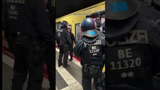 Berliner Polizei 👮🏻‍♂️🚨 Berlin deutschland [upl. by Sebbie]