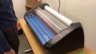 Pinnacle 27 27 EZLoad Laminator [upl. by Rosenfeld]