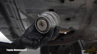 Toyota Highlander engine oil and filter change [upl. by Eniamreg]