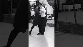 colgada y parada con americana rebote 탱고스텝 tango step 나일y라우 [upl. by Moe257]