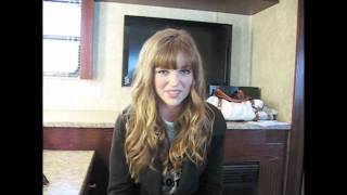 Geek Charmings LILI SIMMONS on Playing a Ditz [upl. by Metsky]