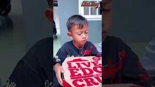 TIAN NYISAIN PIZZA BUAT AZKA☺️😅 trending comedy humorsegar funny ngeshortsbareng [upl. by Atnuahc138]