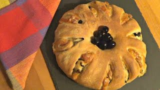 CIAMBELLA DI PANE ALLE OLIVE  FACILE [upl. by Ener936]