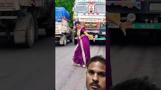 Video banane ki vajah se madam truck ke niche aa jati craze [upl. by Aciras131]