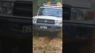 Camionetas 4x4 todo terreno  Machitos 4x4 venezuela offroad fjcruiser mud [upl. by Garibold828]