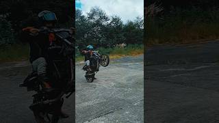 HOW TO POP WHEELIE ON PULSAR 220 shorts reels wheelie stunt shortsfeed trendingshorts [upl. by Ultan345]