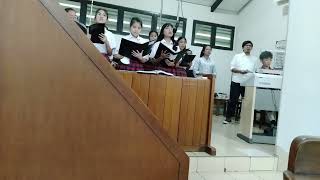 SMP Tarakanita 4 Choir PS 392 Kudus Misa Kita 2 Tarakanita 4 Choir [upl. by Eidnac]