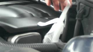 BMW E46 2001 316ti Oil Dipstick Vacuum Test [upl. by Hsepid749]