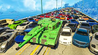 1 TANQUE vs 900000 COCHES en GTA 5 ONLINE [upl. by Gorlicki]