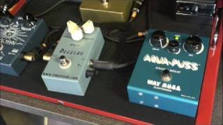 Guitar Effects Pedal Demo CMATMODS Deeelay  Way Huge Aqua puss [upl. by Gorga]