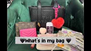 WHATS IN MY BAG  MARC JACOBS SMALL LEATHER TOTE [upl. by Aketahs472]