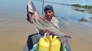 PESCA CON TARROS EN KAYAK POR EL PARANÁ EN SAN NICOLÁS DE LOS ARROYOS [upl. by Kannan]