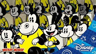 Mickey Mouse Shorts  O Futebol Classico  Official Disney Channel Africa [upl. by Attenyt]