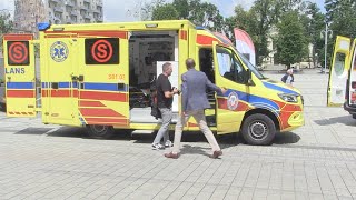 Nowy ambulans dla częstochowskiego pogotowia [upl. by Notsew97]