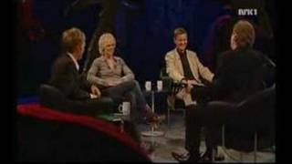 Øystein Sunde spiller Sånn ere bare på Fredrik Skavlan show [upl. by Fellner]