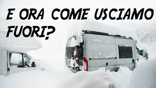 NEVICATA INCREDIBILE a Sestriere  BLOCCATI col CAMPER nella neve [upl. by Lamond]