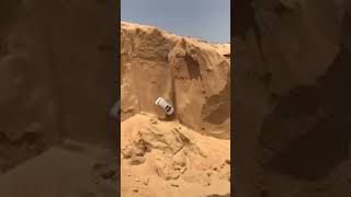 Un véhicule toutterrain chute dune falaise viralvideo funnyvideos drole meme [upl. by Danieu]