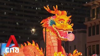 Singapores Chinatown lights up to kick off Chinese New Year celebrations [upl. by Melas]