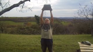 Stein umsetzen und über den Kopf drücken ca 40 kg 1x1 👍🏻💪🏻😊❤️🤝🐶🐶🏋🏻🪨🌾🌳🌲🏞⛅️ [upl. by Nolyad]