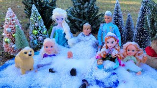 2022 Happy new year  Elsa amp Anna toddlers  snow playing [upl. by Laurella985]