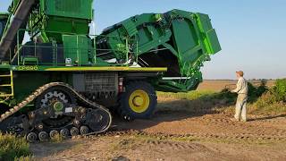 John Deere CP690 Cotton Picker  Tracks Mounting Kit System [upl. by Annaoj]